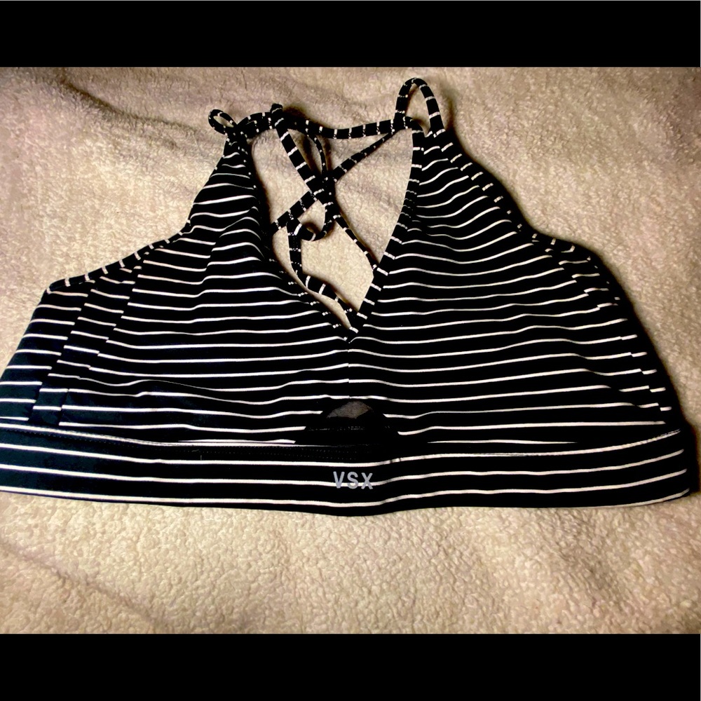 Woman’s sports bra. Size Large